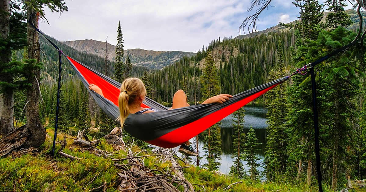 Las personas que pasan tiempo en la naturaleza son más felices