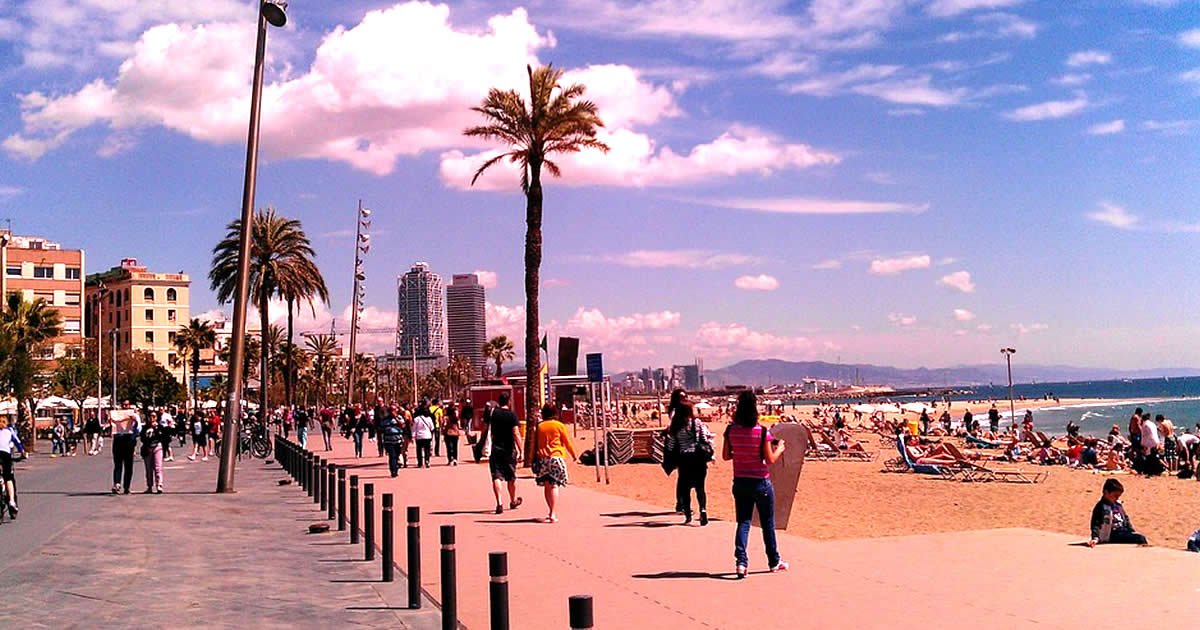 recorre el barrio de la Barceloneta y disfruta de los restaurantes veganos en Barcelona