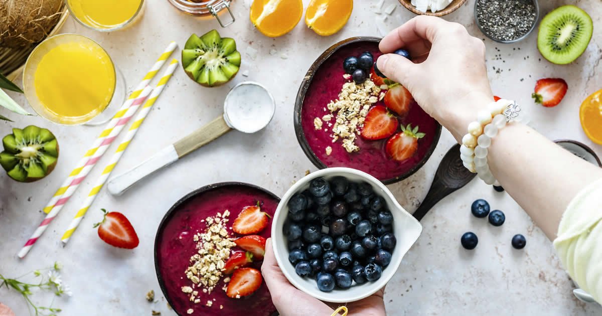 imagen de una dieta saludable para menta sana en cuerpo sano con los superalimentos