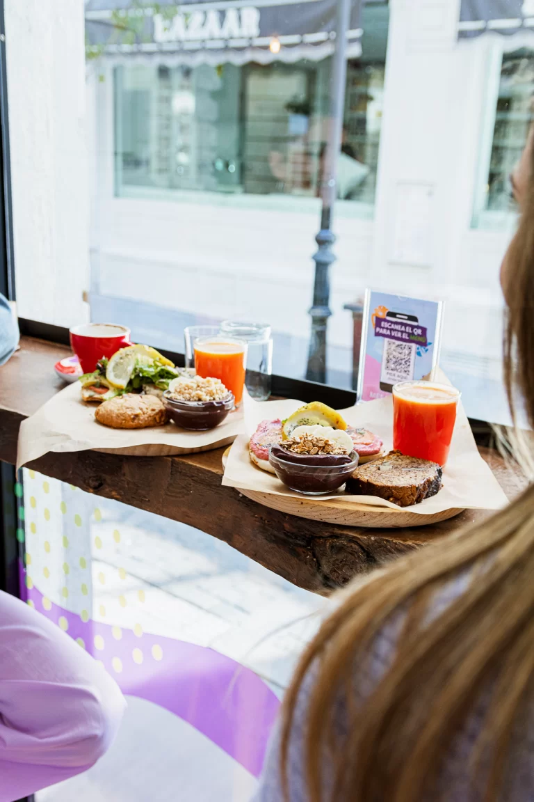 brunch salado o brunch dulce en los restaurantes veganos de Almalibre en España