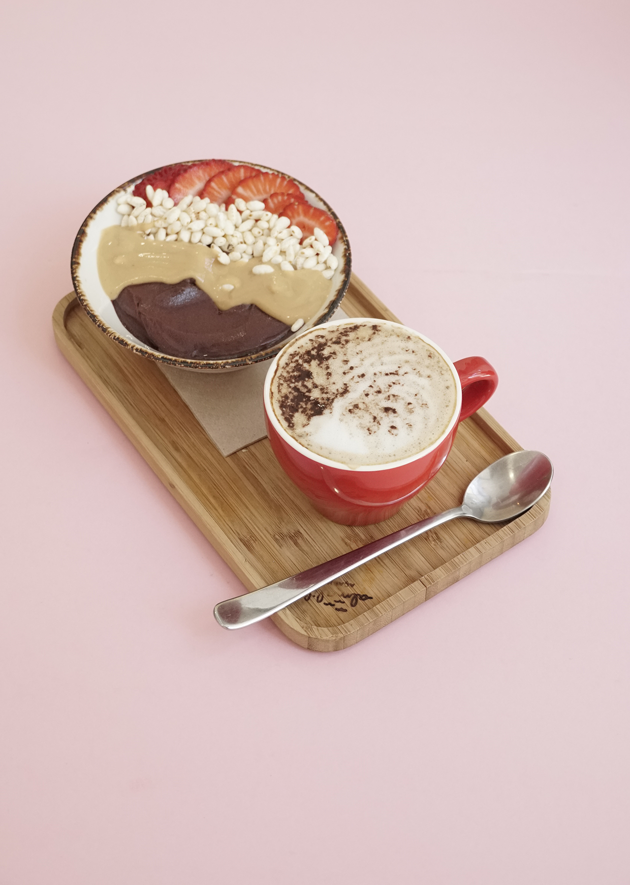 açaí sin azucar para desayuno o merienda saludable en España, açaí bowl almalibre açaí sin azucar para desayuno o merienda saludable en España, açaí bowl almalibre