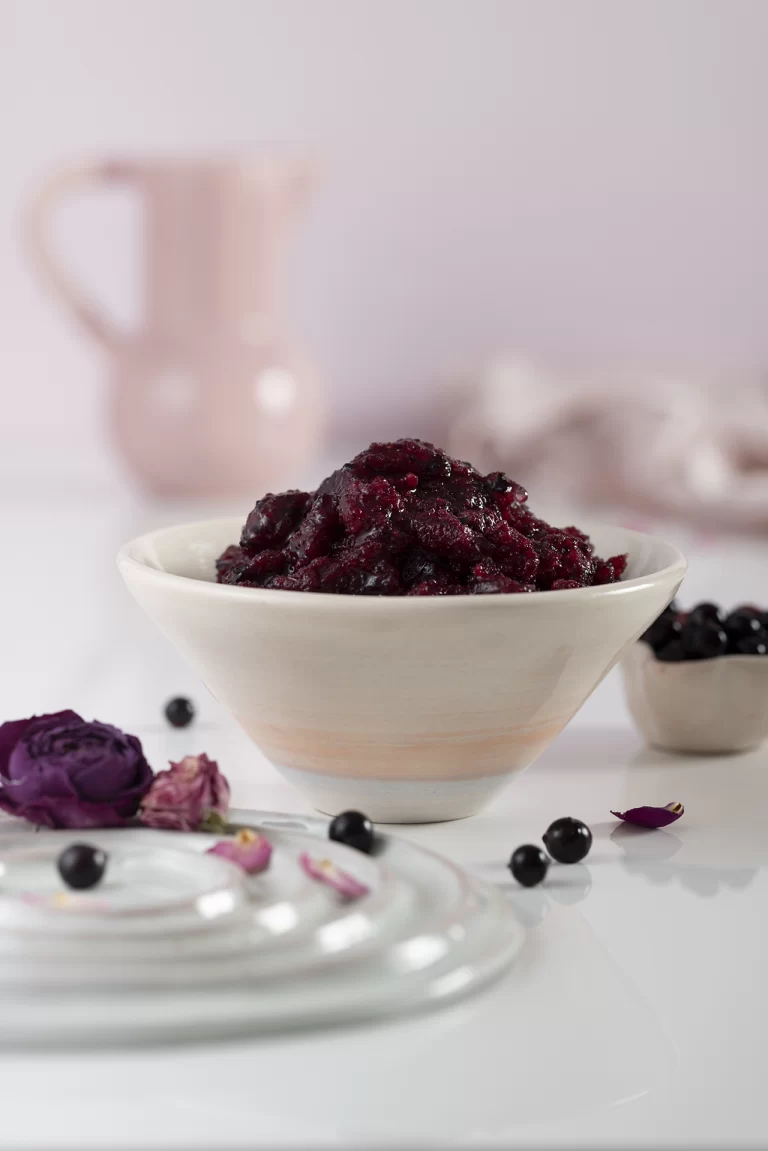 tazón de pulpa de fruta congelada, acai congelado en españa