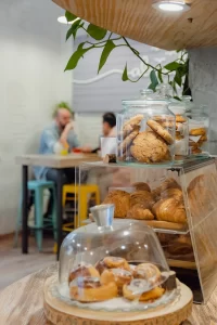 foto de pastelería vegana sin gluten en almalibre de madrid y valencia, españa