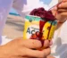 persona comiendo un sorbet de acai para El açaí en España: de tendencia fitness a imprescindible en menús saludables