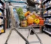 foto del sorbete de açaí almalbre en el carrito de la compra del supermercado